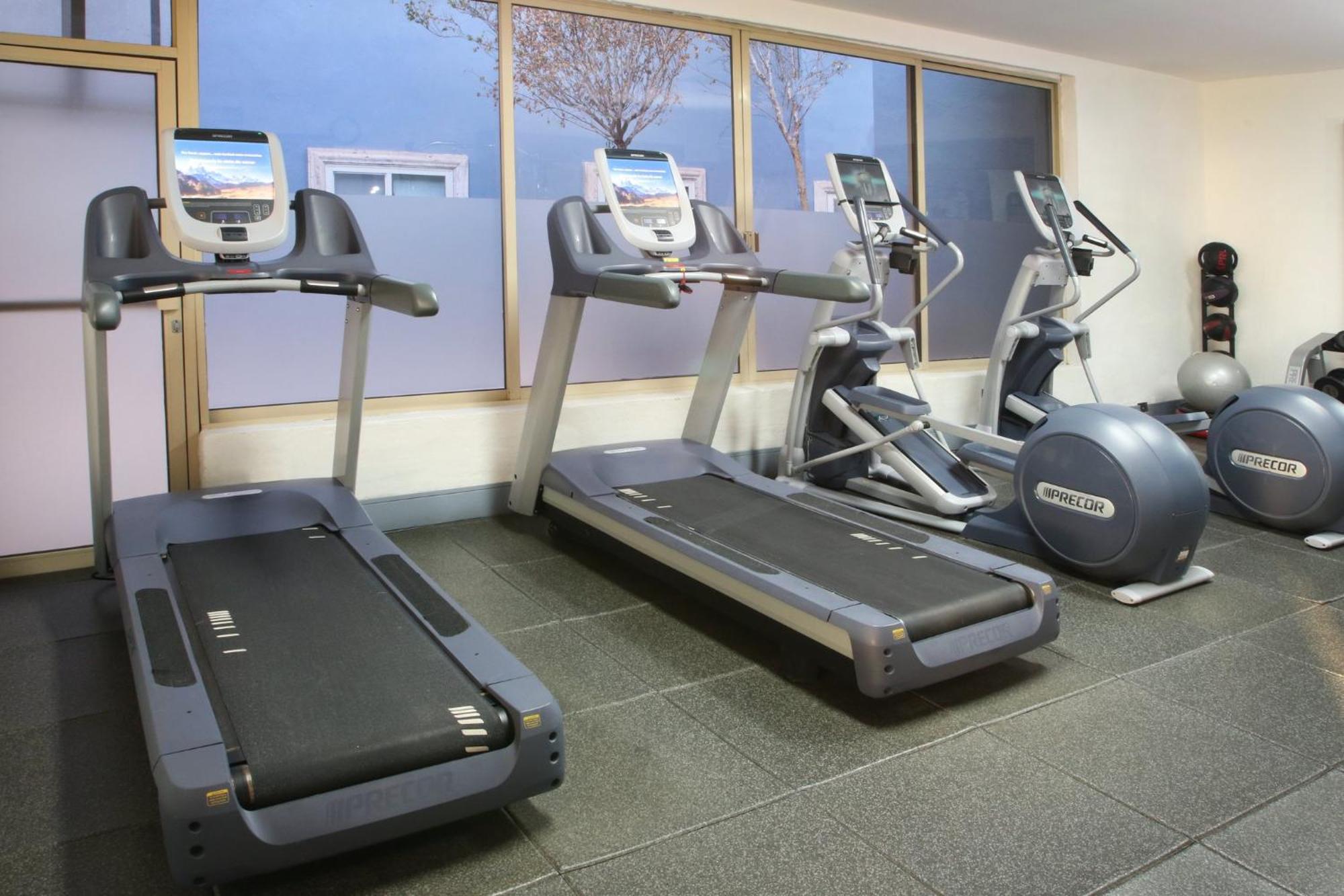 Voco Saltillo Suites By Ihg Екстериор снимка