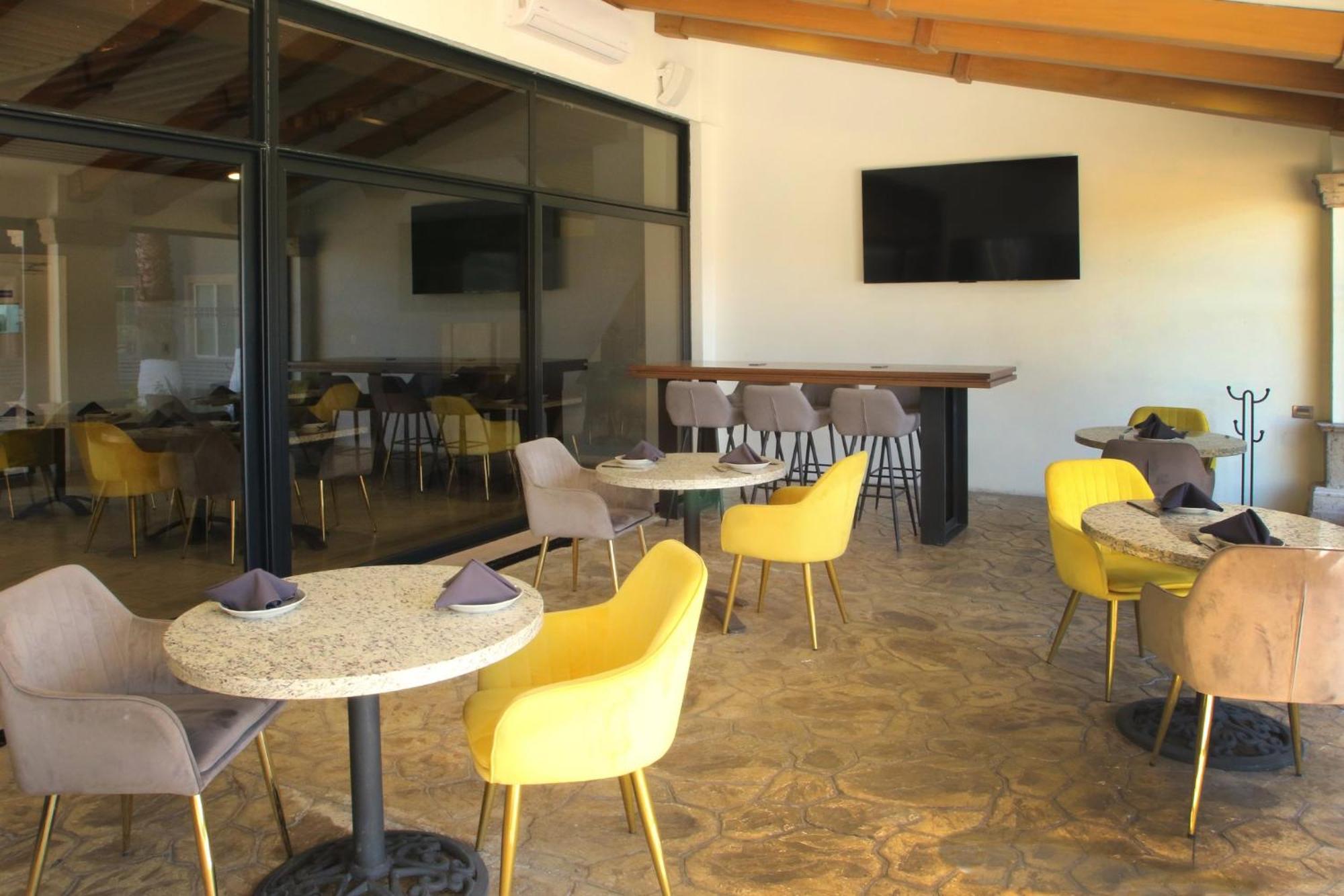 Voco Saltillo Suites By Ihg Екстериор снимка