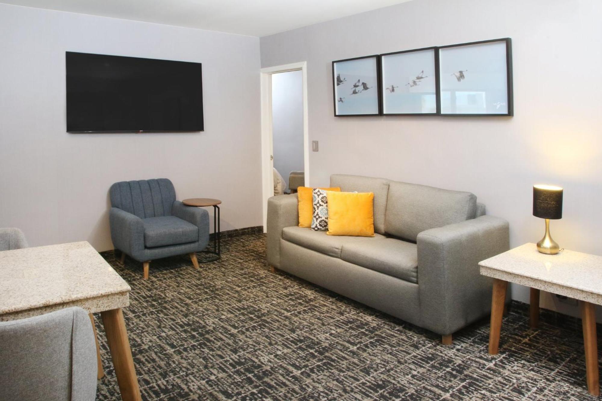 Voco Saltillo Suites By Ihg Екстериор снимка