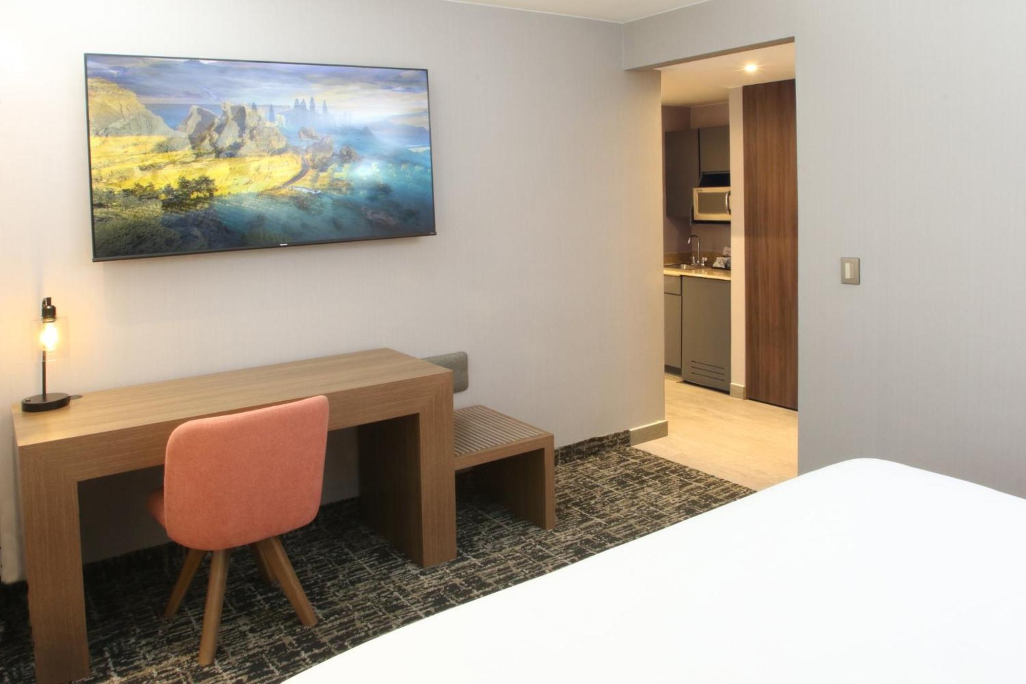 Voco Saltillo Suites By Ihg Екстериор снимка